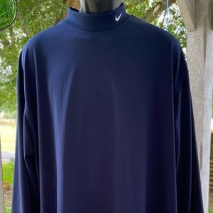 Nike mens long sleeve, dry fit golf shirt